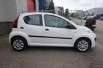 Peugeot 107 1.0 Access Accent (bj 2013), Auto's, Euro 5, Stof, Gebruikt, Zwart