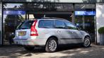 Volvo V50 1.8 Kinetic|Airco|Trekhaak|Nw.APK, Voorwielaandrijving, 65 €/maand, 4 cilinders, Grijs