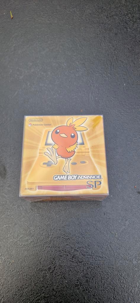 Gameboy Advance SP Pokemon Center Torchic Editie, Spelcomputers en Games, Spelcomputers | Nintendo Game Boy, Gebruikt, Game Boy Advance SP