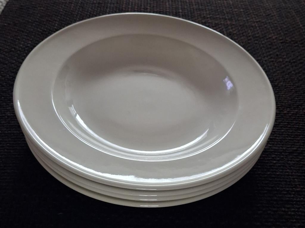 4 Diepe Borden Royal Boch Belgium Roomwit 21,5 cm, Ophalen of Verzenden, Zo goed als nieuw, Bord(en), Effen