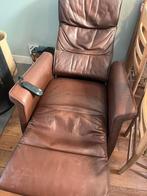 Leren sta-op stoel met afstandsbediening. (230v), Huis en Inrichting, Fauteuils, Ophalen, Zo goed als nieuw, 50 tot 75 cm