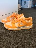 Nike dunk low oranje, Kleding | Dames, Schoenen, Ophalen of Verzenden, Zo goed als nieuw, Oranje, Sneakers of Gympen