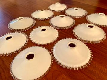 Franse vintage opaline lampenkapjes €20,00/stuk beschikbaar voor biedingen