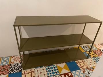 Metalen sidetable met 3 planken, goudkleurig beschikbaar voor biedingen