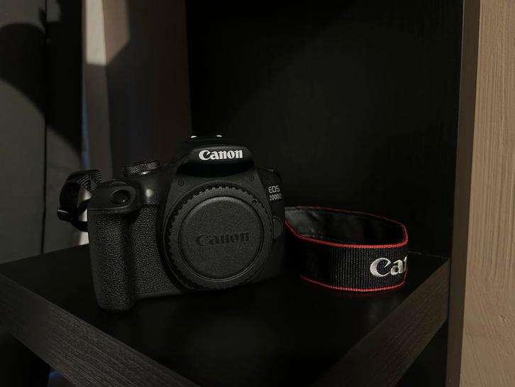 Canon EOS 2000D Spiegelreflexcamera + 18mm Lens, Audio, Tv en Foto, Fotocamera's Digitaal, Zo goed als nieuw, Spiegelreflex, Canon
