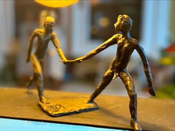 Bronzen beeld estafette naakt beschikbaar voor biedingen