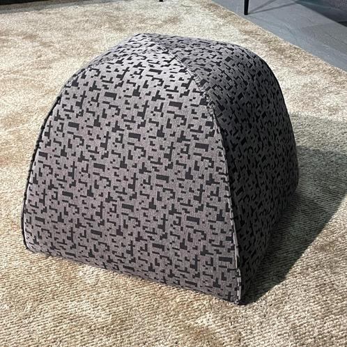 Poef Bim Bom Patroon Design On Stock, Huis en Inrichting, Banken | Voetenbanken en Poefen, Nieuw, Minder dan 50 cm, Minder dan 50 cm
