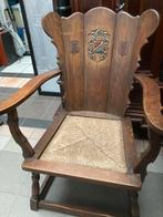 Antieke Eikenhouten Stoel met Wapen, Antiek en Kunst, Antiek | Meubels | Stoelen en Banken, Ophalen of Verzenden