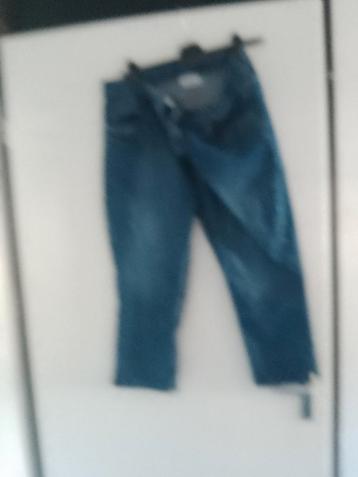 Nieuwe driekwart spijkerbroek - Nooit gedragen! beschikbaar voor biedingen
