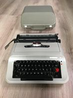 Vintage typemachine van Hema (Olivetti), Diversen, Typemachines, Ophalen of Verzenden, Zo goed als nieuw