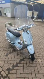 Vespa Primavera 2021 // Baby Blauw // Als Nieuw!, Fietsen en Brommers, Scooters | Vespa, Ophalen, Overige modellen, Zo goed als nieuw