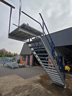 Stalen trap met bordes gegalv/blauw. Hoog 3,1mtr. Nog038, Ophalen of Verzenden, Trap, Zo goed als nieuw