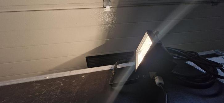 Floodlight symmetrisch 150W, Muziek en Instrumenten, Licht en Laser, Gebruikt, Licht, Ophalen of Verzenden