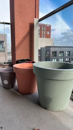 3 bloempotten in verschillende kleuren (lichtgewicht), Ophalen, Rond, Zo goed als nieuw, Aardewerk