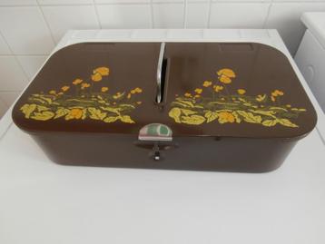 Brabantia poetsdoos bruin metaal met gele boterbloempjes beschikbaar voor biedingen