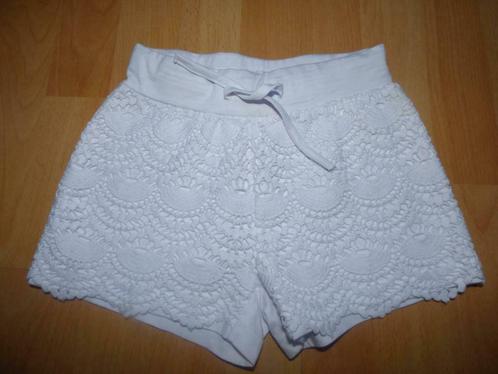 Prachtig wit kort broekje van Name it, maat 116 NIEUW!, Kinderen en Baby's, Kinderkleding | Maat 116, Nieuw, Meisje, Broek, Ophalen of Verzenden