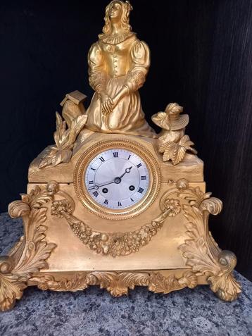 Bronsen pendule beschikbaar voor biedingen