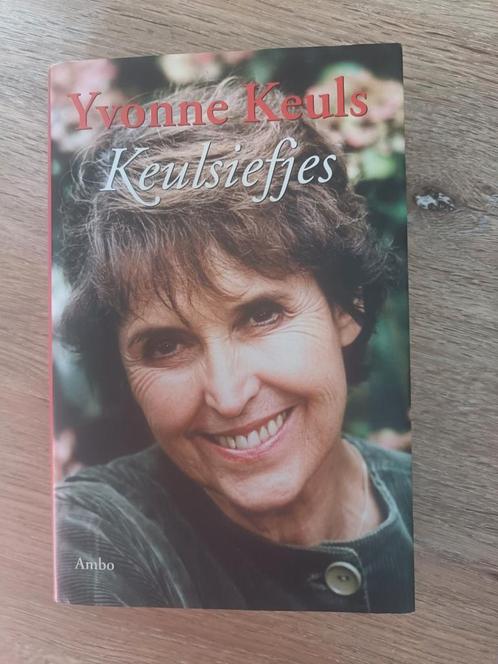 Yvonne Keuls - Keulsiefjes, Boeken, Essays, Columns en Interviews, Zo goed als nieuw, Ophalen of Verzenden