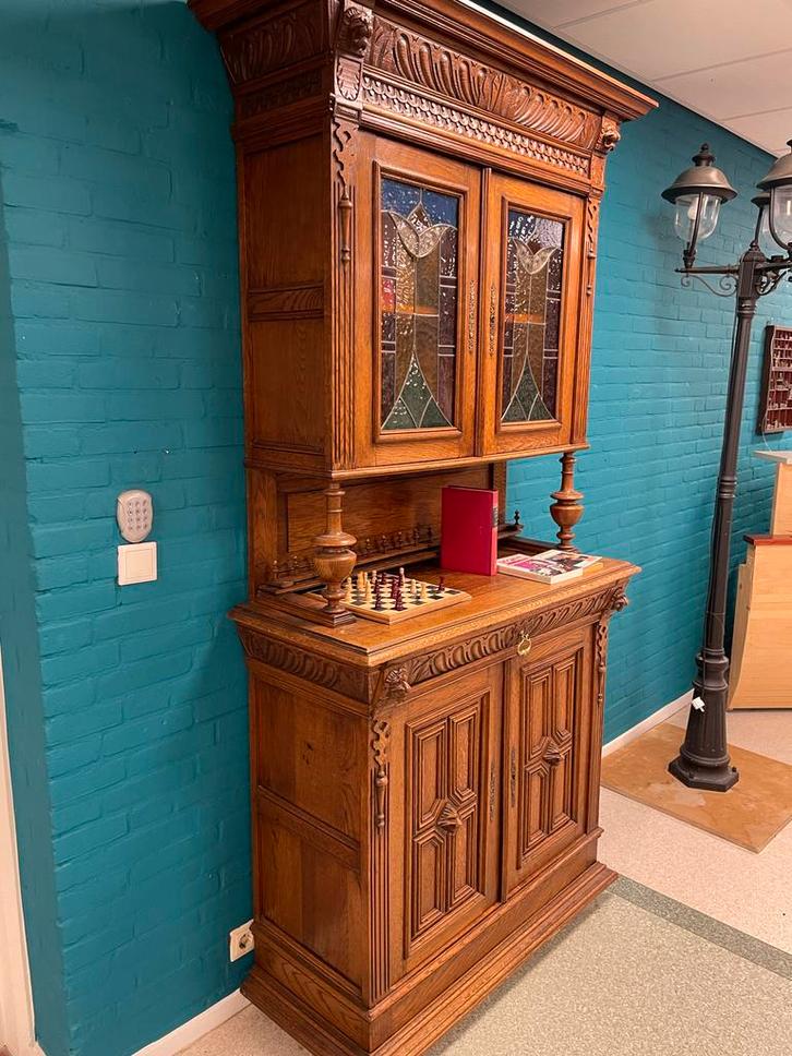 Antieke buffetkast met glas in lood, Antiek en Kunst, Antiek | Meubels | Kasten, Ophalen of Verzenden