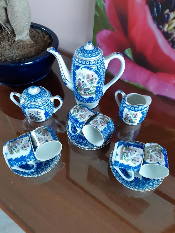 Chinees theeservies blauw wit zeer fraai beschilderd, Antiek en Kunst, Antiek | Servies compleet, Ophalen of Verzenden