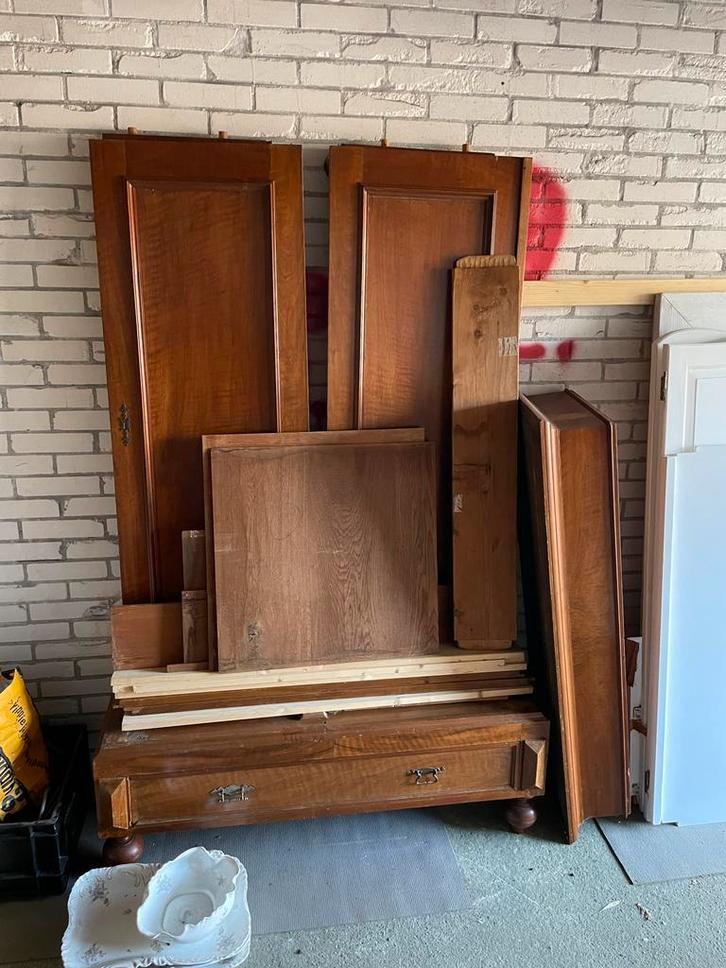 Gratis Demontabele Kast - Ophalen!, Antiek en Kunst, Antiek | Meubels | Kasten, Ophalen