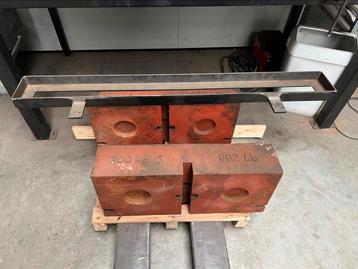 Stalen gewichten frontgewicht contragewicht 2x 300kg ballast beschikbaar voor biedingen