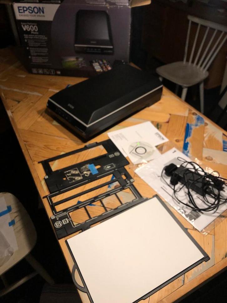 Epson Perfection V600 scanner Nieuw Ongebruikt, Computers en Software, Scanners, Nieuw, Flatbedscanner, MacOS, Windows, Ophalen of Verzenden