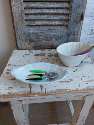 Oud (serveer) schaaltje Petrus Regout beschikbaar voor biedingen