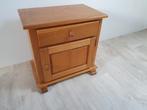 Twee houten nachtkastjes, Ophalen, Gebruikt, Hout
