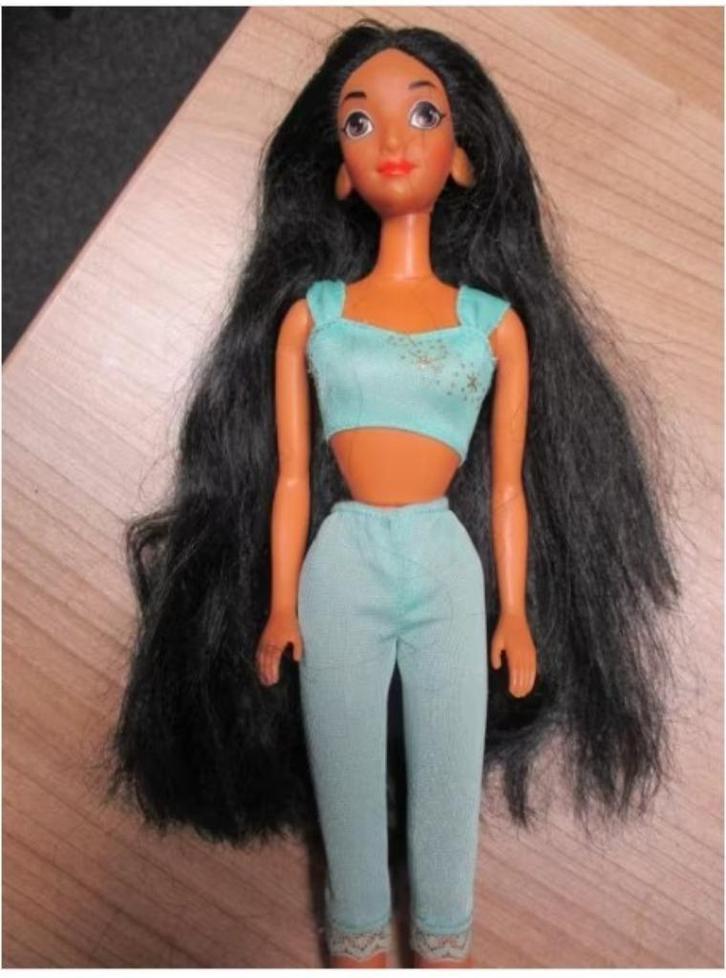 DISNEY PRINCES JASMINE HAAST ALS NIEUW, Verzamelen, Poppen, Zo goed als nieuw, Fashion Doll, Verzenden