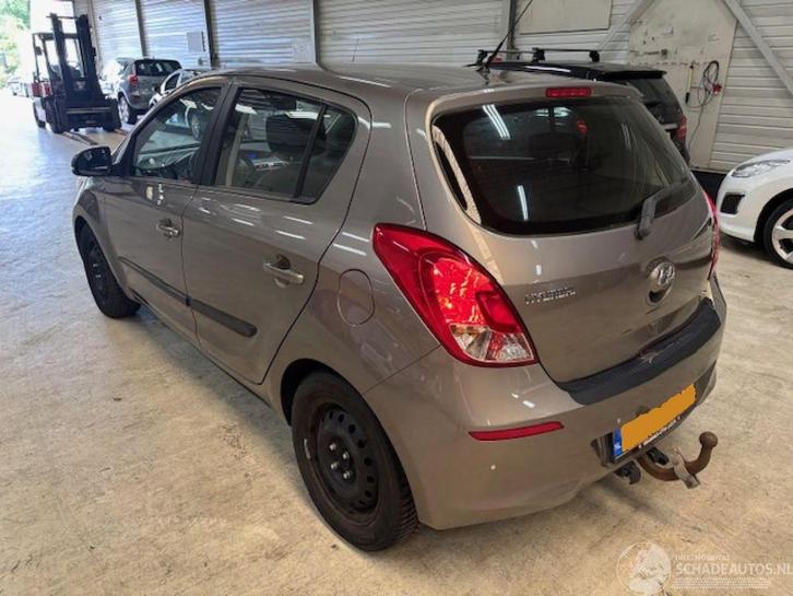 Hyundai i20 1.2i Vision 5-drs Airco (bj 2012), Auto diversen, Schadeauto's, Hyundai, Benzine, Overige carrosserieën