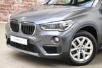 BMW X1 sDrive20i Executive Automaat / Trekhaak / Harman Kard, Auto's, BMW, Te koop, 1460 kg, Zilver of Grijs, Benzine