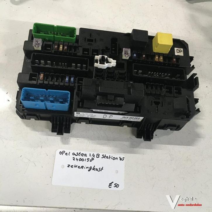Opel Astra 1.4 B Station 2005 Wagennr 2400158  Zekeringkast, Auto-onderdelen, Elektronica en Kabels, Gebruikt, Ophalen of Verzenden