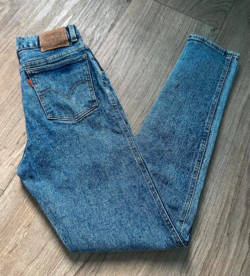 Vintage jeans Levis orange tab (1987) maat 29 (XS/34), Kleding | Dames, Spijkerbroeken en Jeans, Zo goed als nieuw, W27 (confectie 34) of kleiner