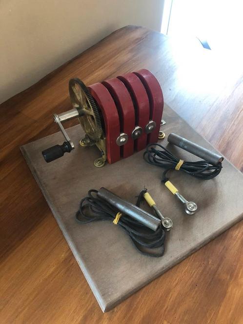 Hand crank, Antiek en Kunst, Antiek | Speelgoed, Ophalen of Verzenden