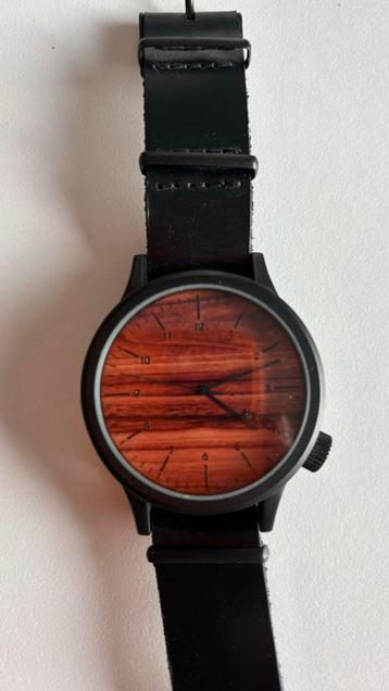 Komono Horloge Hout - Stijlvol en Uniek! beschikbaar voor biedingen