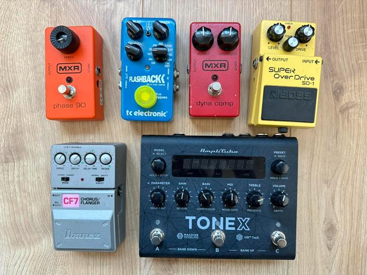 Guitar pedals, Muziek en Instrumenten, Effecten, Zo goed als nieuw, Ophalen