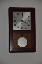 Vintage hangende klok met goedlopend uurwerk, Antiek en Kunst, Antiek | Klokken, Ophalen