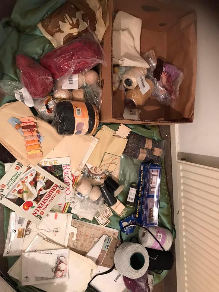 Groot partij oa borduurspullen alles voor 10 euro, Hobby en Vrije tijd, Borduren en Borduurmachines, Zo goed als nieuw, Ophalen of Verzenden