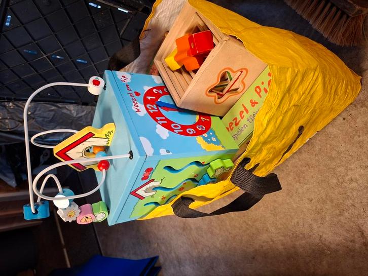 Twee tassen met speelgoed. Veel woezel en pip., Kinderen en Baby's, Speelgoed | Educatief en Creatief, Zo goed als nieuw, Ophalen