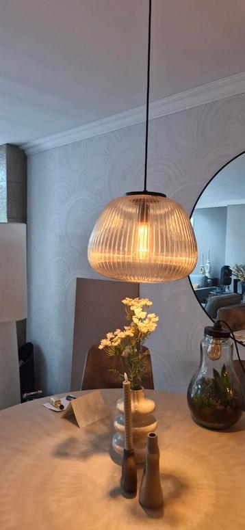 Twee glazen hanglampen – 25 cm en 35 cm  beschikbaar voor biedingen