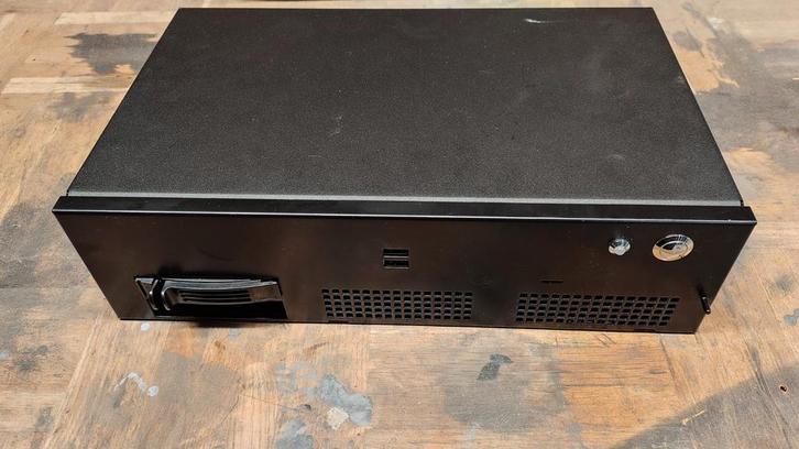 DFI CR100-CRM Mini ITX - Router/NAS/Server/PC, Computers en Software, Computerbehuizingen, Gebruikt, Ophalen of Verzenden