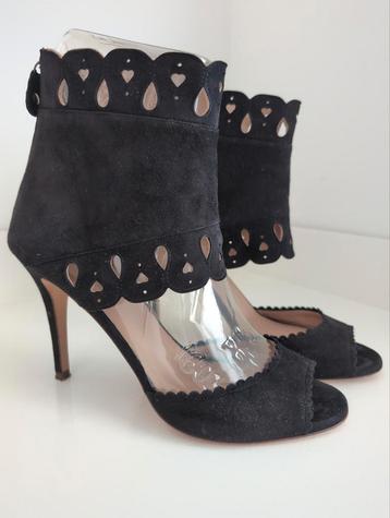  Twinset by Simona Barbieri, 40 beschikbaar voor biedingen