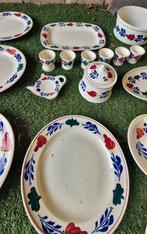 Zeer uitgebreid Boerenbont servies., Antiek en Kunst, Antiek | Servies compleet, Ophalen