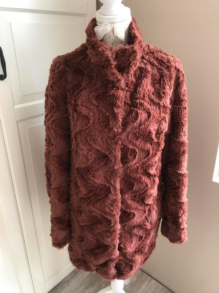 Roze/terra bont jas van Vero Moda. Maat XS. Nieuw!, Kleding | Dames, Jassen | Winter, Nieuw, Maat 34 (XS) of kleiner, Overige kleuren