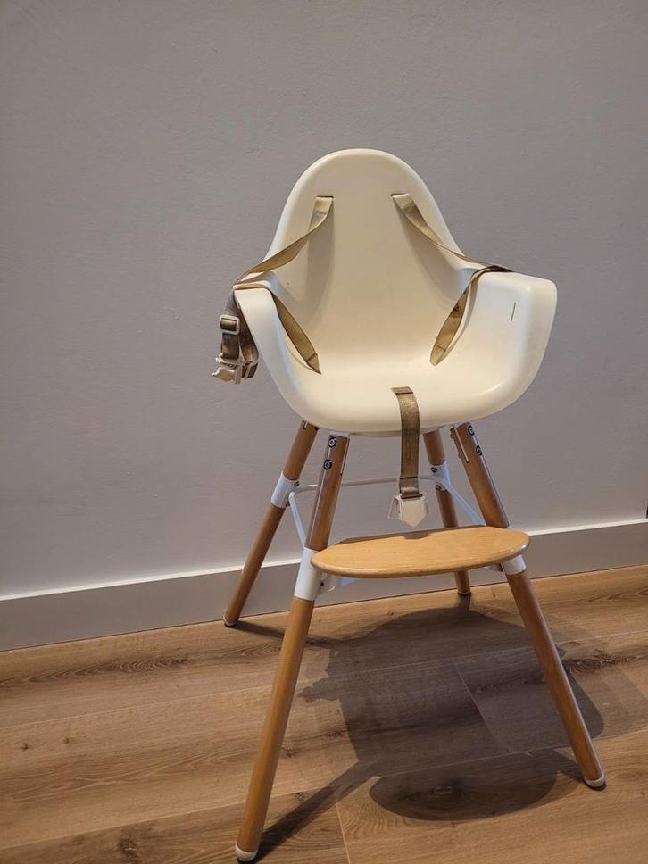 Childwood Meegroeistoel - Kinderstoel, Kinderen en Baby's, Kinderstoelen, Gebruikt, Meegroeistoel, Afneembaar eetblad, Gordel(s)