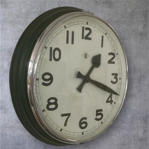 Tele Norma Bauhaus Fabrieks klok TN Uhr1940-50, Antiek en Kunst, Antiek | Kantoor en Zakelijk, Ophalen of Verzenden