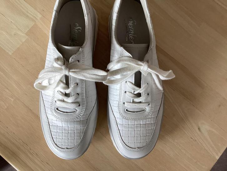 SEMLER dames sneakers wit, Kleding | Dames, Schoenen, Zo goed als nieuw, Sneakers of Gympen, Ophalen of Verzenden
