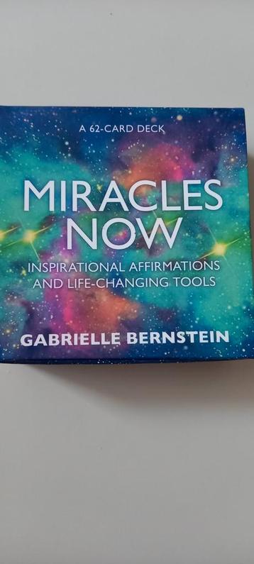 Kleurrijk carddeck van Gabrielle Bernstein Miracle Cards beschikbaar voor biedingen