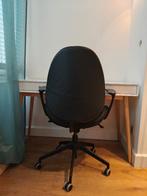HATTEFJÄLL Bureaustoel met armleuningen, Huis en Inrichting, Bureaustoelen, Ophalen, Zwart, Zo goed als nieuw, Bureaustoel